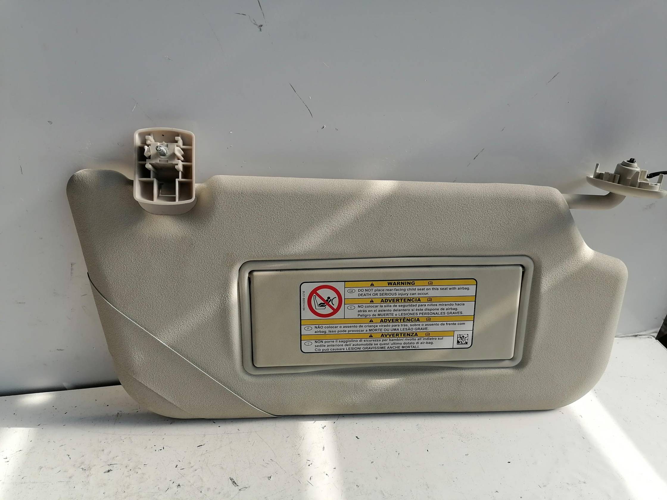 Aletta parasole parabrezza dx.